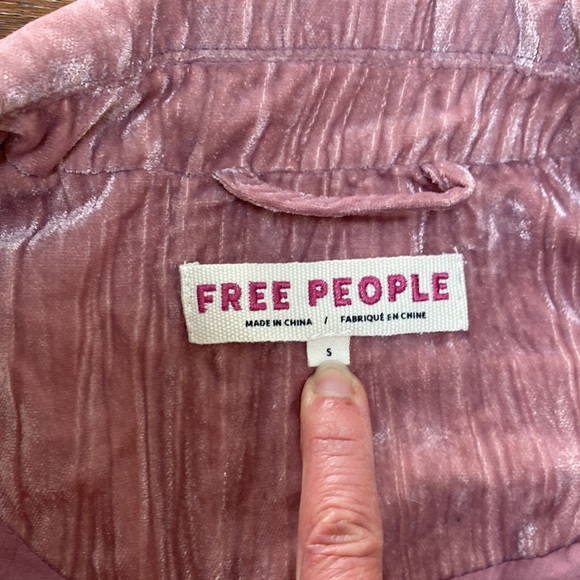 Free People Daria Crinkled Velvet Blazer Jacket, dusty pink, size S - Picture 8 of 16
